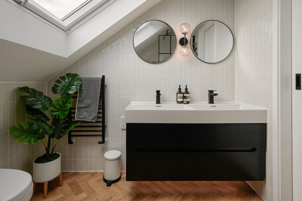 bathroom ensuite in double dormer loft conversion